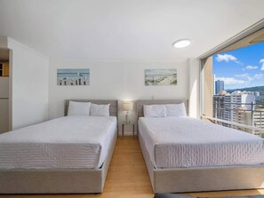 Room - Clean Bright Studio @ Ilikai Marina (Honolulu)