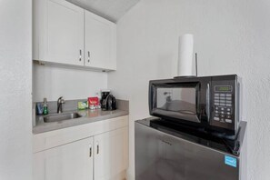 Interior - 10F Convenient Cosy Studio @ Inn On the Park (Honolulu)
