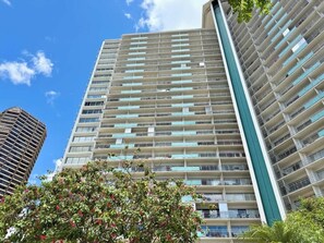 Exterior - Large Studio with Full Kitchen at Ilikai Hotel (Honolulu)
