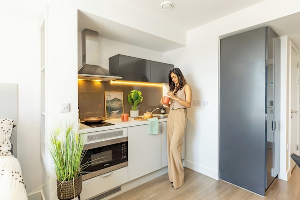 Classic Studio, Non Smoking | Private kitchen