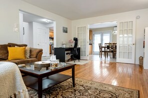 House | 4 bedrooms - Bright Cozy Cottage in the Heart of Dartmouth (Dartmouth)