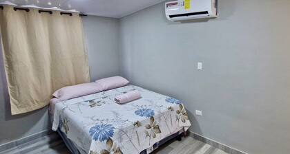 Modern & Cozy 1-Bedroom Apartment in San Salvador AC, Hot Water
