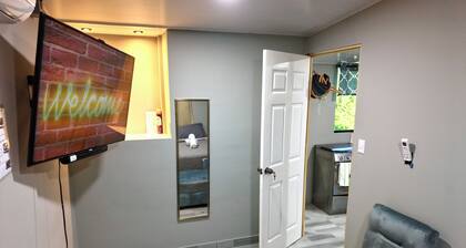 Modern & Cozy 1-Bedroom Apartment in San Salvador AC, Hot Water
