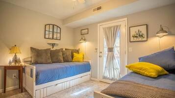 Family Apartment, Mountain View | Iron/ironing board, free WiFi, wheelchair access