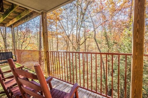 FIREFLY LODGE E