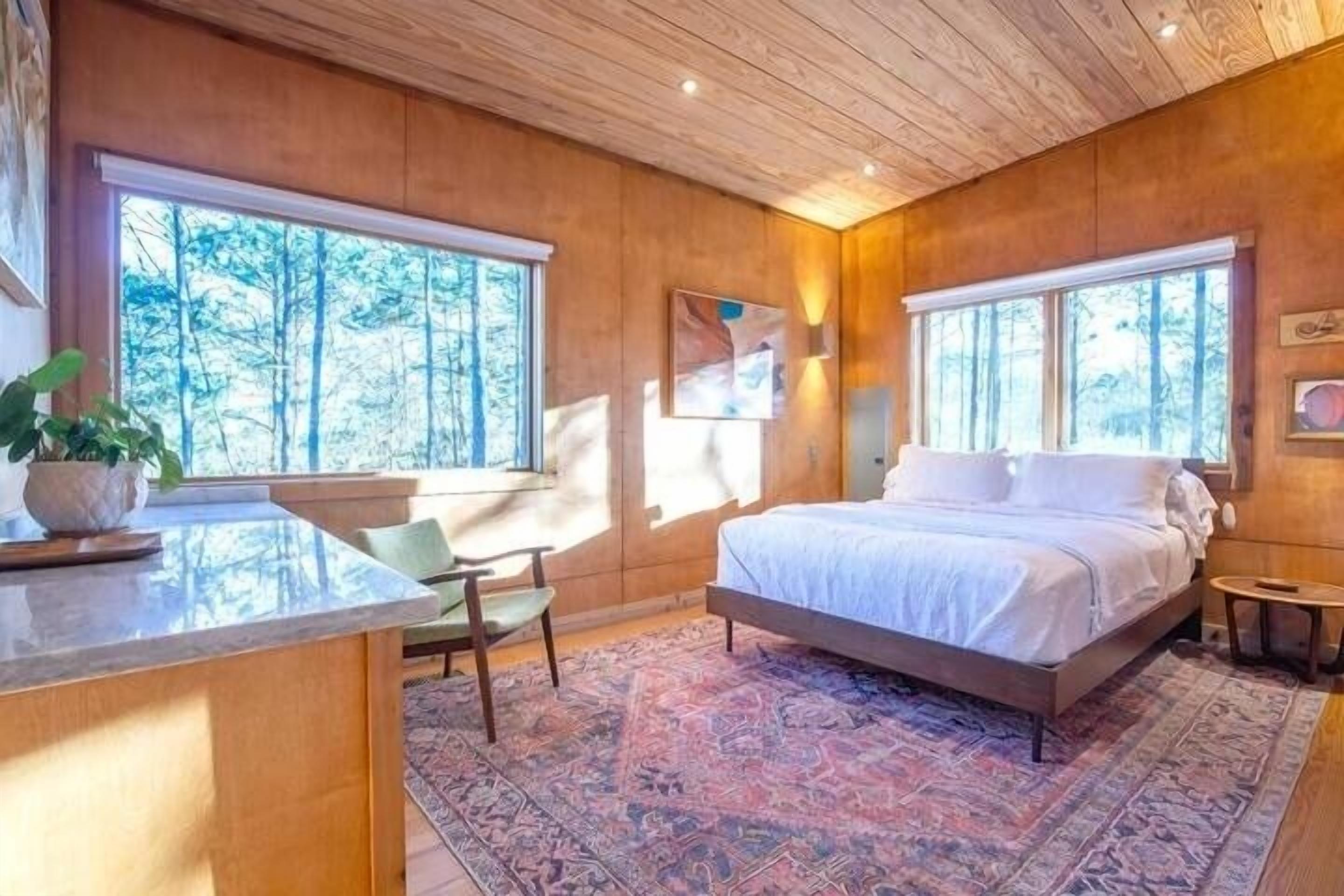 Fer et planche à repasser, accès Internet, draps fournis