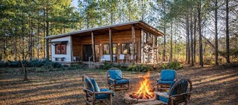 The Avery, Secluded Retreat by Velvet Ditch Villas