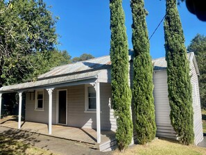 Exterior - Country cottage in the heart of the Yarra Valley (Seville)
