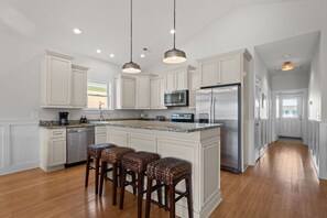 Fridge, microwave, oven, stovetop - Beach Music: 4 Bedroom Beach Rental in Oak Island, Sleeps 9 (Oak Island)
