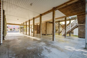 Property grounds - Beach Music: 4 Bedroom Beach Rental in Oak Island, Sleeps 9 (Oak Island)