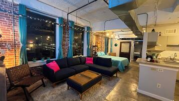 Bügeleisen/Bügelbrett, kostenloses WLAN, Bettwäsche