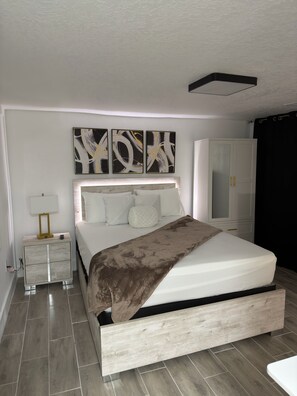 1 bedroom, free WiFi, bed sheets - Elegant & comfortable suite (Tampa)