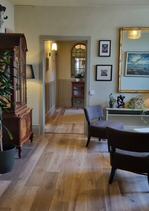 Comfort-huvila, patio, näköala puutarhaan | Sisätilat