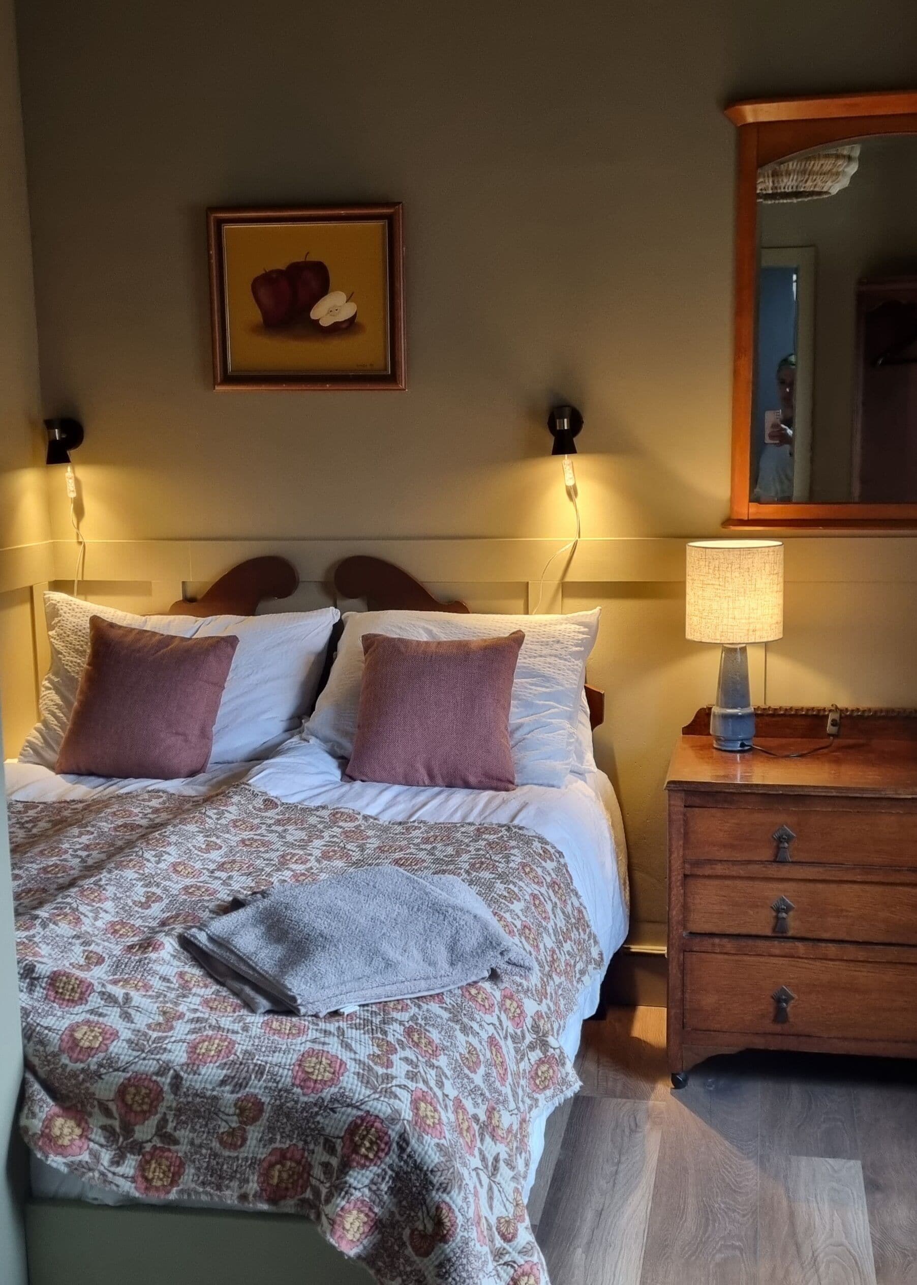 Klassieke tweepersoonskamer, privébadkamer, uitzicht op bergen | Verduisterende gordijnen, gratis wifi, beddengoed, rolstoeltoegankelijk