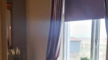 Habitació doble clàssica, bany privat, vistes a la muntanya | Interior