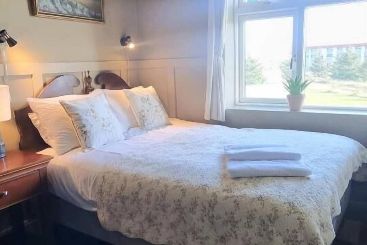 Blackout drapes, free WiFi, wheelchair access