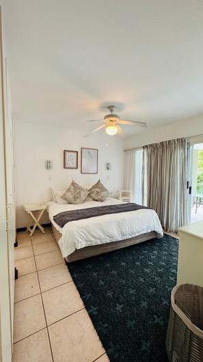 3 habitaciones, tabla de planchar con plancha, wifi y ropa de cama 