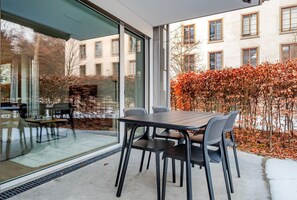 Outdoor dining - Blueground | Wollishofen, terrace, nr Lake Zürich (Zurich)