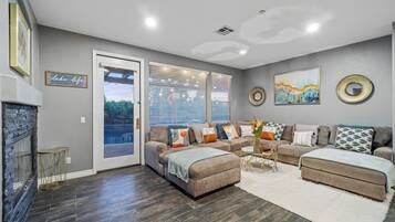 TV connectée, jeux vidéo, livres, médiathèque