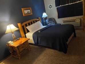 Rom – standard | Blendingsgardiner, strykejern/-brett og wi-fi (inkludert)