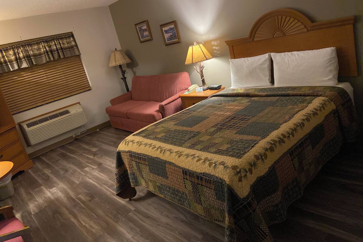 Habitación individual estándar | Cortinas blackout, tabla de planchar con plancha y wifi gratis