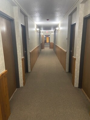 Hallway - Pioneer Motor inn (Westfield)