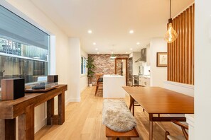 Dining - Stay at the Park City Birdhouse: a cozy 2-bedroom retreat in Historic Old Town. (Park City)