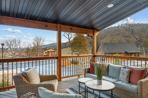 Property grounds - Longbranch Lodge | Lakeside Tall Timbers Camp Home Near Pools & Lake (Hollister)