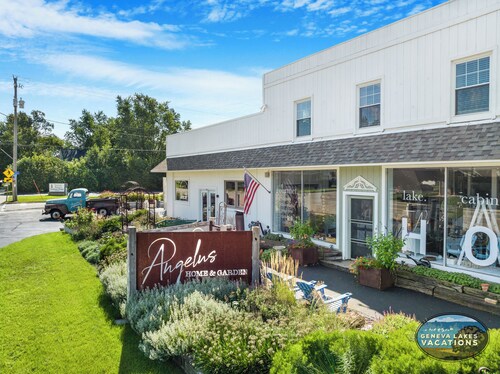 Second Level Elevated Escape |The Crows Nest | Walworth