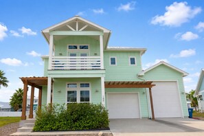 Exterior - Private Pool, Shared Pool, Boardwalk to the Beach (Port Aransas)