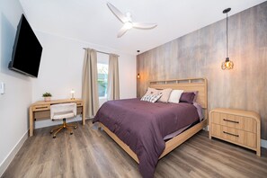 5 bedrooms, iron/ironing board, WiFi, bed sheets - Luxury 5BR Villa Near Parks - Private Pool & Game Room (Kissimmee)