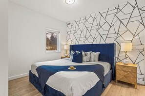 2 bedrooms, iron/ironing board, free WiFi, bed sheets - Rockies Getaway Condo With Mountain View (Canmore)
