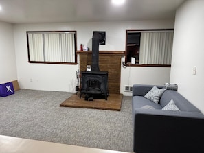 Interior - Perfect 2-bedroom house in a duplex in enchanting Woodinville for your getaway (Woodinville)