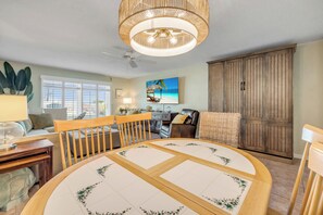 TV - NEW Pet friendly 2/2 townhouse, Beachfront property with a seasonally heated pool (Flagler Beach)
