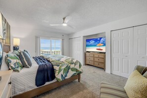 2 bedrooms, free WiFi, bed sheets - NEW Pet friendly 2/2 townhouse, Beachfront property with a seasonally heated pool (Flagler Beach)