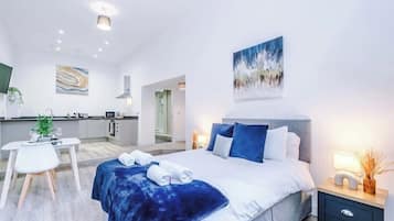 Iron/ironing board, WiFi, bed sheets, wheelchair access