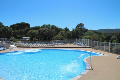 3 Bedroom Mobile Home Sleeps 6 - Pools - Garden