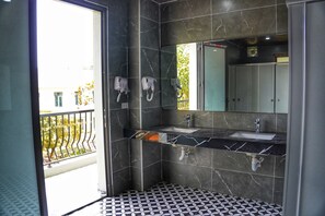 Shared Dormitory, Mountain View | Interior - The Luna Tam Coc Hostel - Bar & Pool (Hoa Lu)