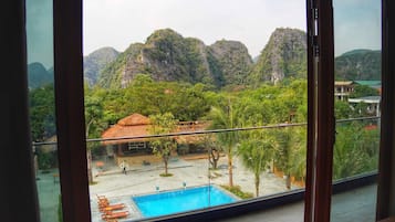 Basic Shared Dormitory, Balcony, Mountain View | Interior