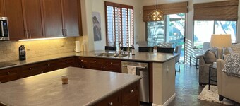 Dream Come True: Pvt Htd POOLw/Waterfall, Covered Patio, Gas Grill & Fire Pit