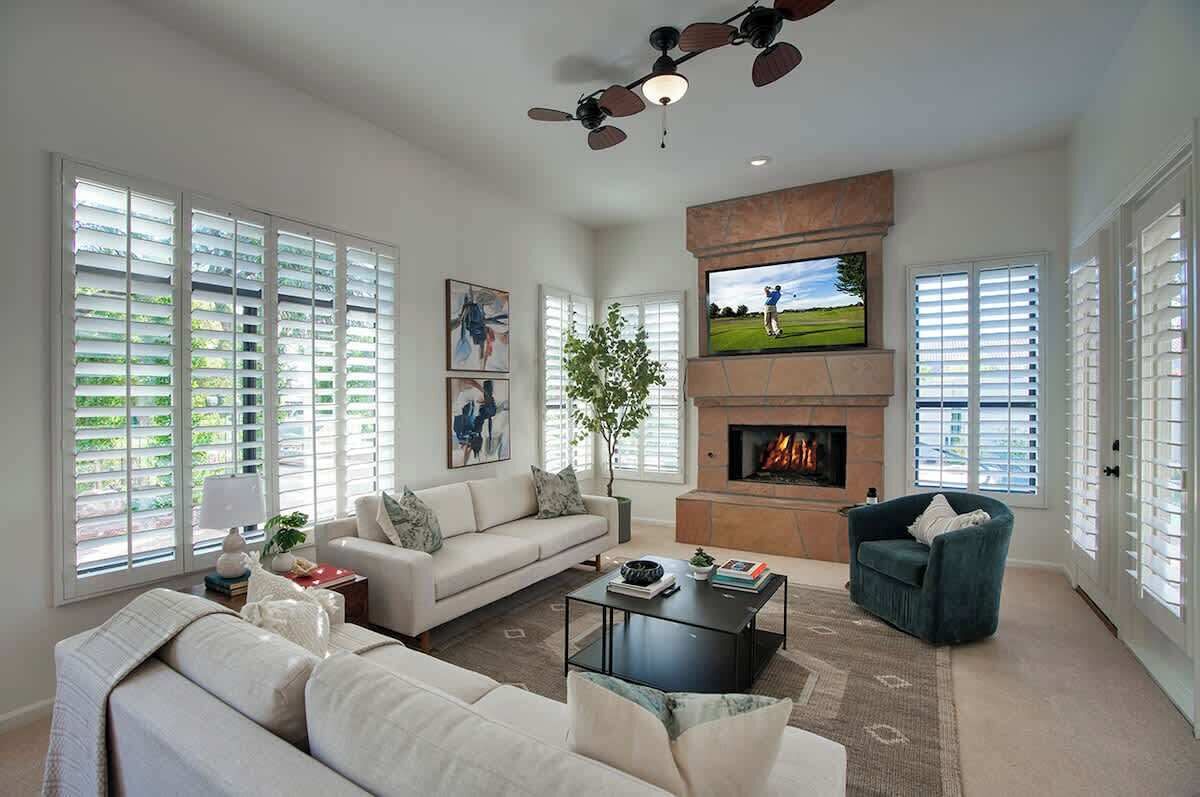 Smart TV, fireplace, offices