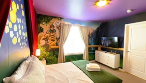 10 bedrooms, iron/ironing board, free WiFi, bed sheets - New Listing 10BR/8BA, Private Pool/SPA near Disney (Clermont)