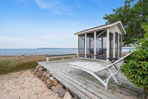 Mackinaw Straits View RV : Summer Beachfront RV on Lake Michigan