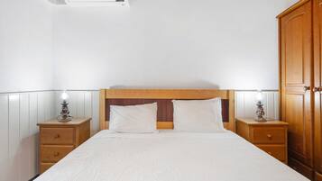 WiFi, bed sheets