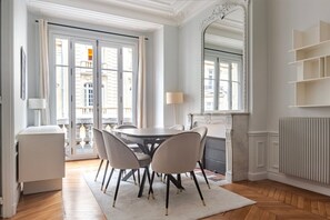 Dining - Blueground | Plaine-Monceau, balcony, nr Parc Monceau (Paris)