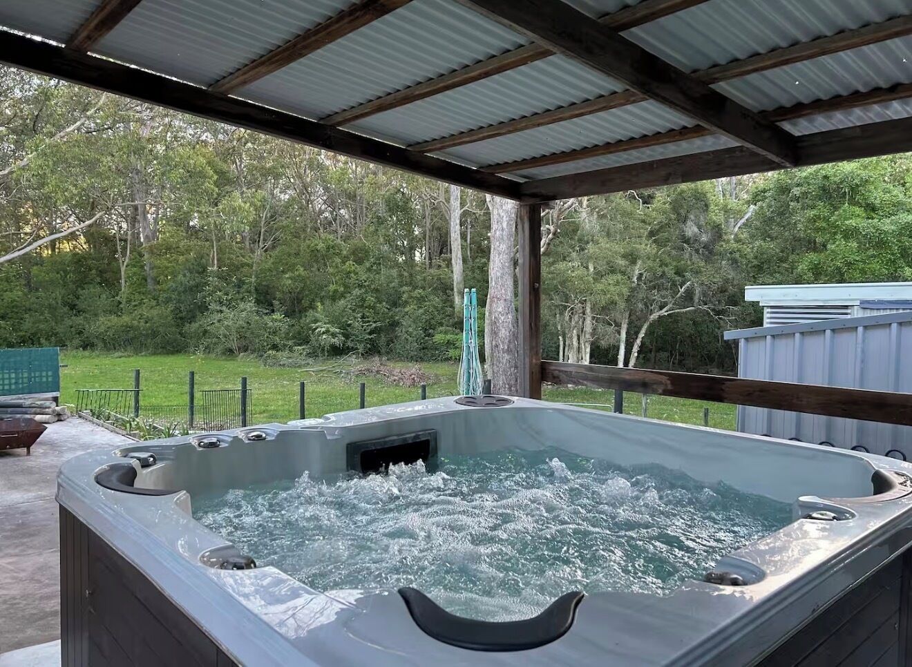 Outdoor spa tub