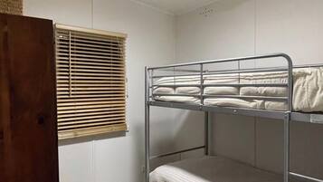 3 bedrooms, bed sheets