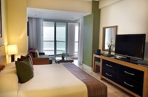 1 dormitorio, tabla de planchar con plancha, wifi y ropa de cama