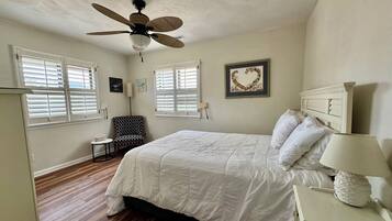 Iron/ironing board, free WiFi, bed sheets
