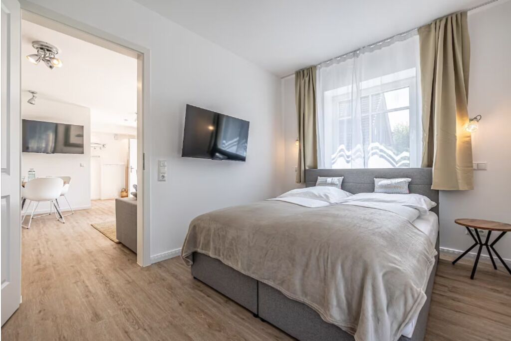 Iron/ironing board, WiFi